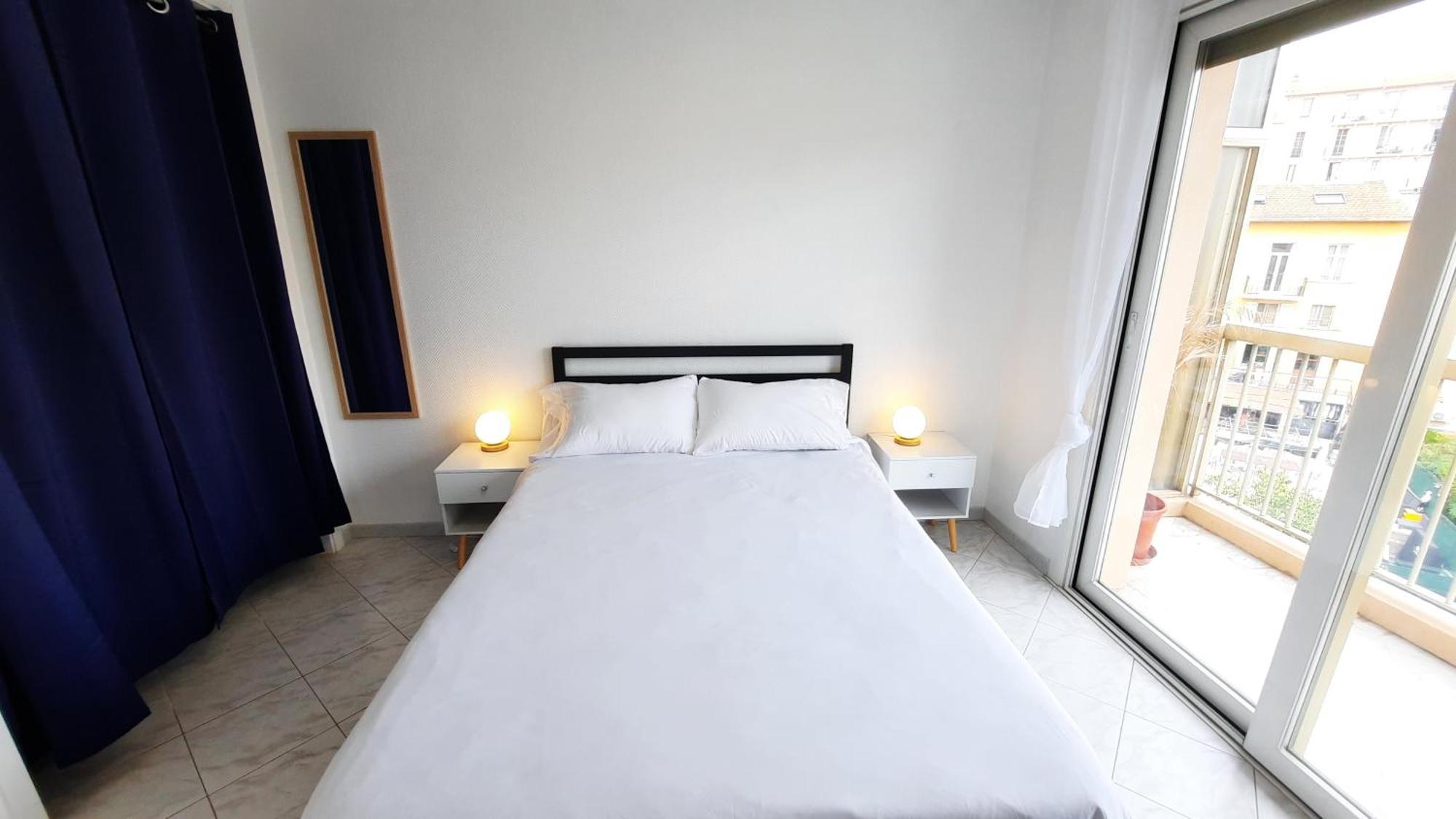 Sunny Mercury - Room In Apartment Cannes Eksteriør bilde